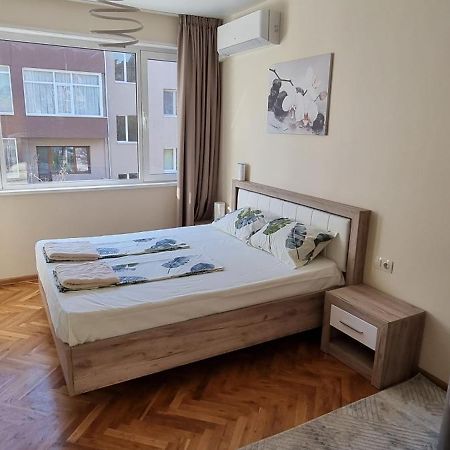 Central Luxe Apartament Mimoza Варна Екстериор снимка